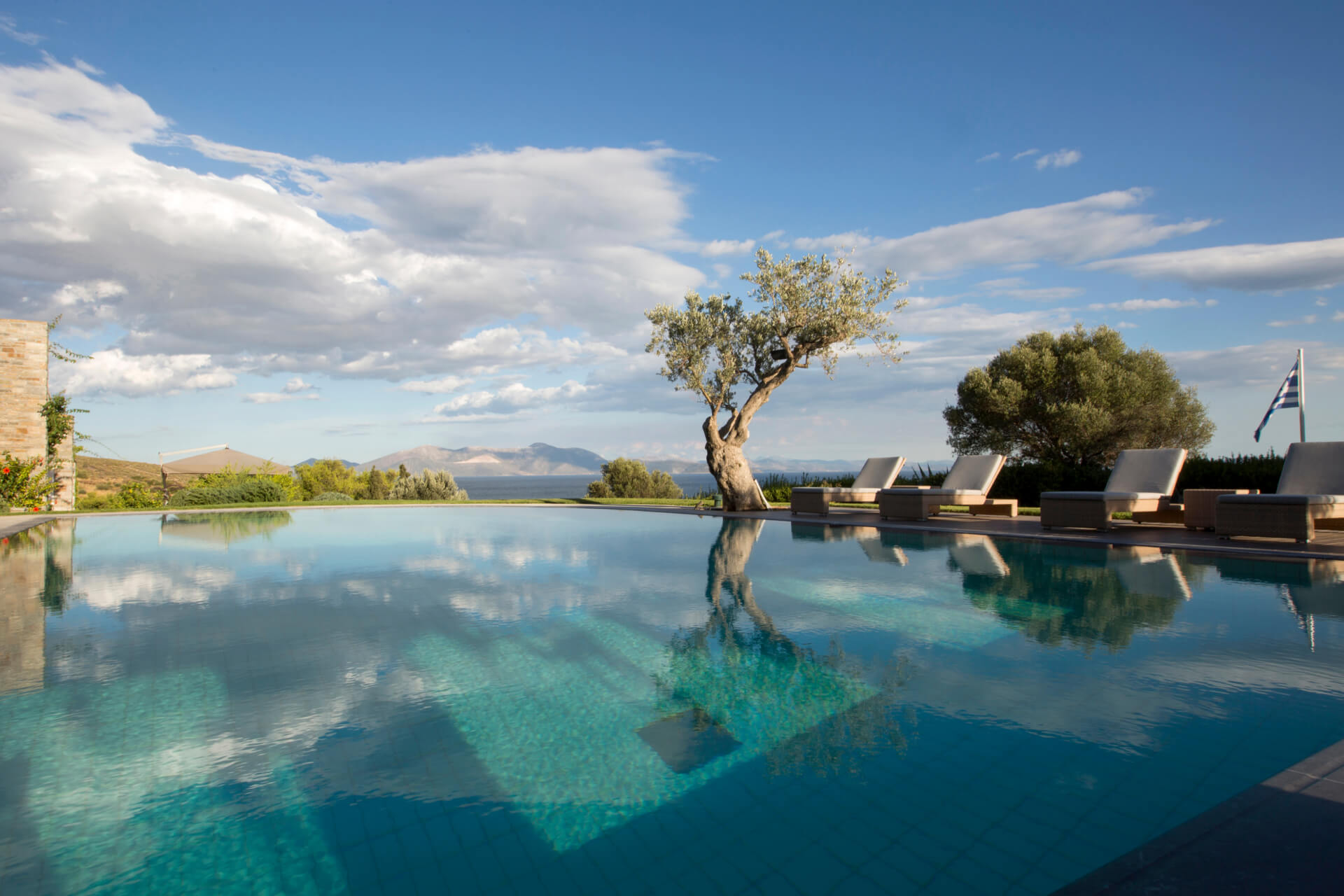 Luxury villas in Mainland Greece